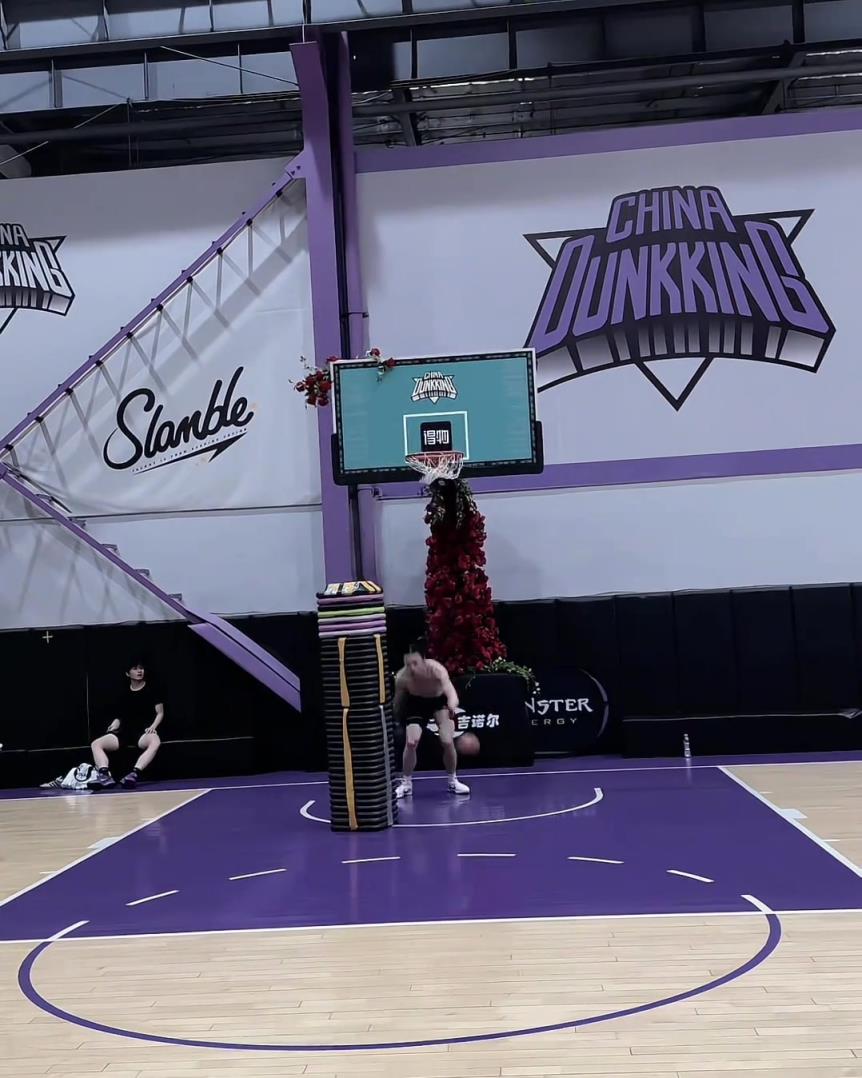 兄弟，這個(gè)摸高如何？