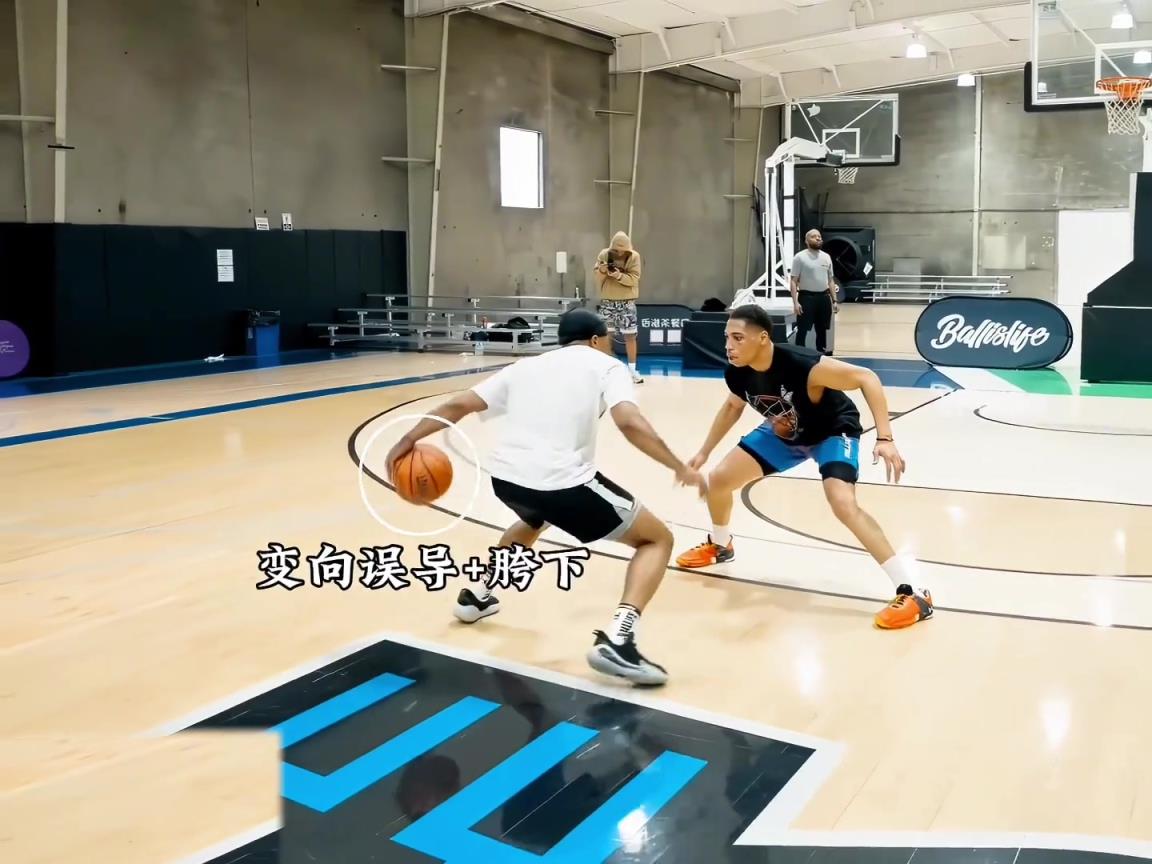 “實(shí)戰(zhàn)中的節(jié)奏過人動作鑒賞，連續(xù)胯下變向舞蹈銜接頓拜突破”