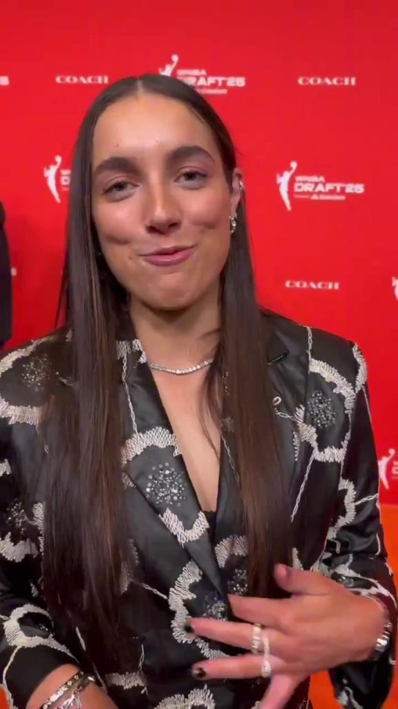 少爺真全能??！威少還幫WNBA新秀妹子們設(shè)計(jì)今晚的服裝