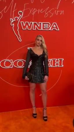 海莉選秀夜紅毯秀，人氣和顏值在這屆都是數(shù)一數(shù)二