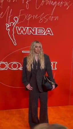 女狀元佩吉強(qiáng)勢(shì)登陸WNBA，實(shí)力超強(qiáng)，顏值也杠杠的